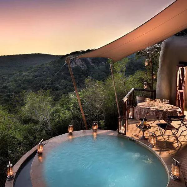 10 Epic Hotels With Jacuzzis in the Room