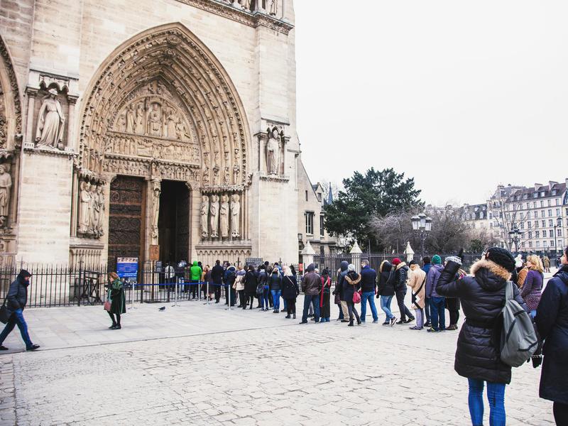 Acredite ou não, a Notre-Dame é visitada por mais pessoas do que a Torre Eiffel.