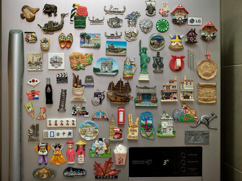 Collectible TRAVEL DESTINATION REFRIGERATOR MAGNETS Various Sizes and Places